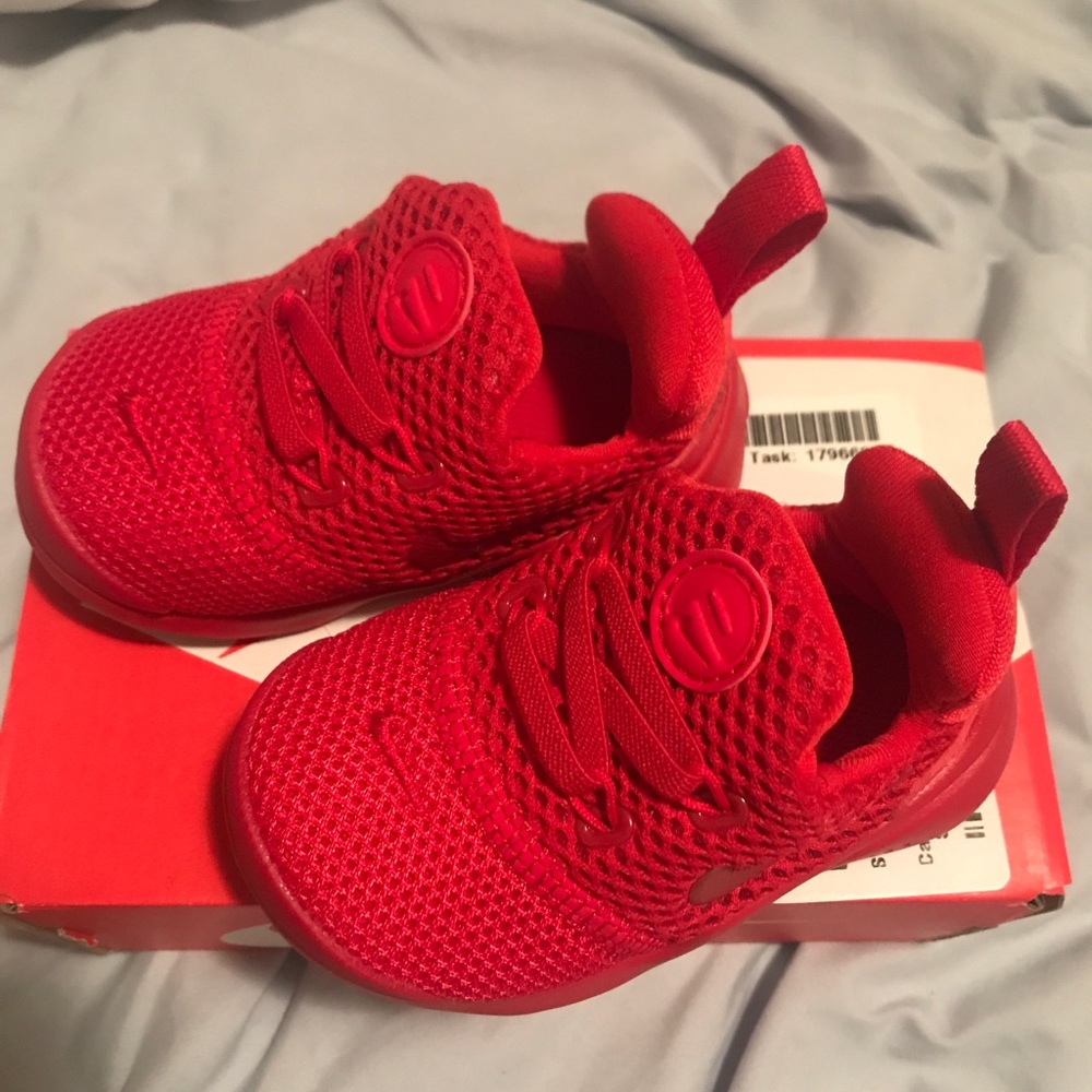 Nike Presto Sneakers- size 4c